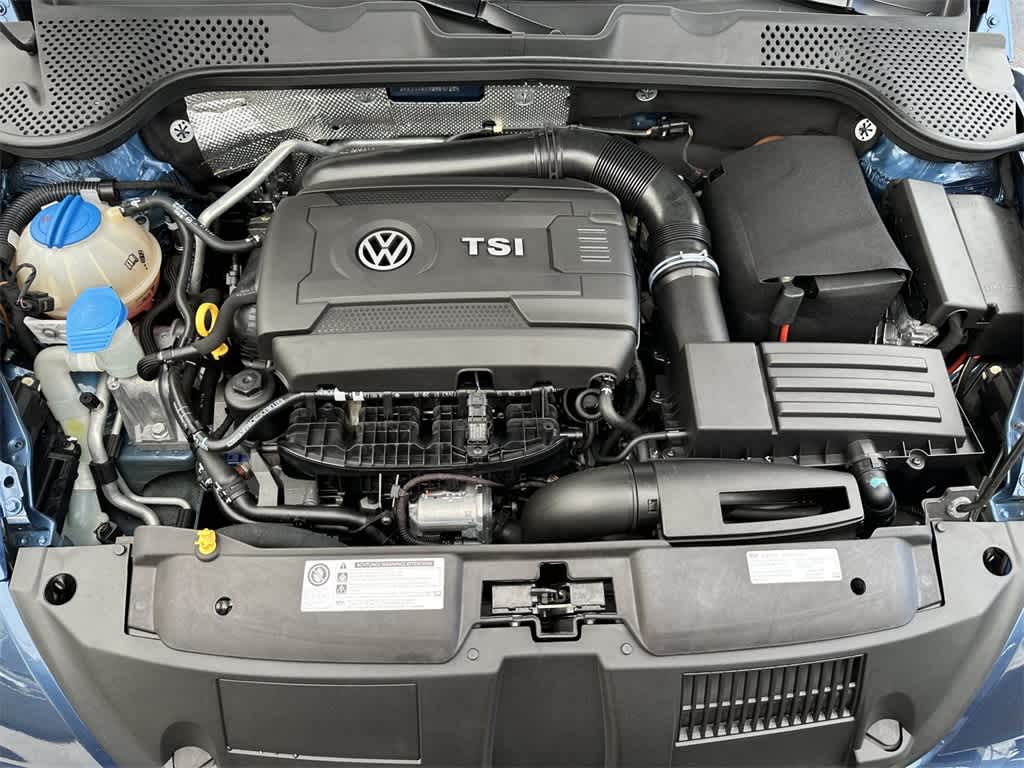 Thumbnail: 2016 Volkswagen Beetle - 9