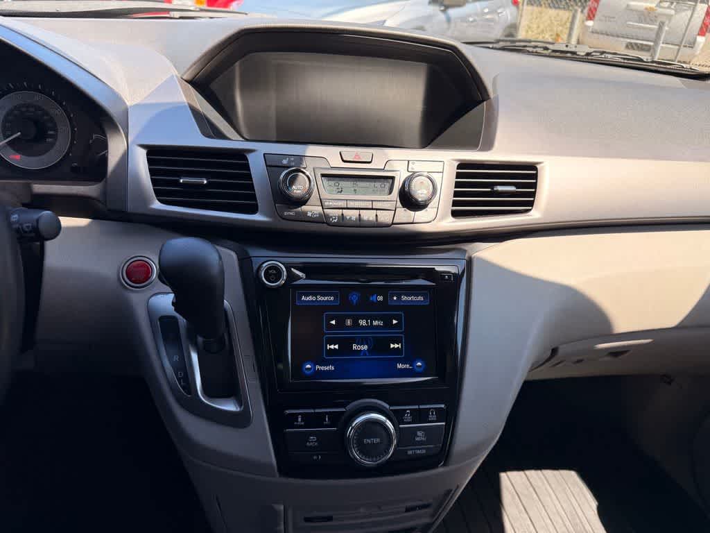 Thumbnail: 2015 Honda Odyssey - 17