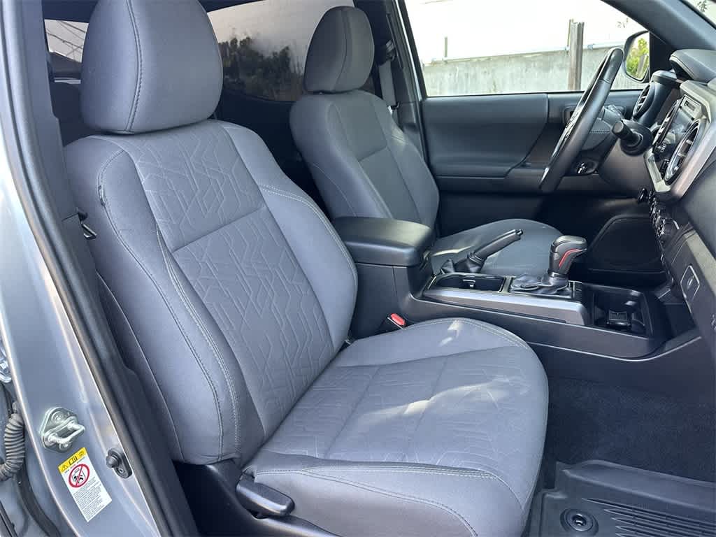 Thumbnail: 2019 Toyota Tacoma - 14
