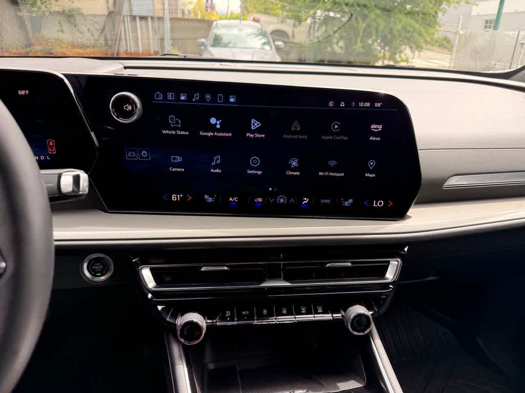 Thumbnail: 2024 Chevrolet Traverse - 16