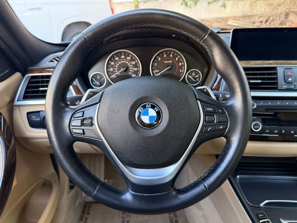 Thumbnail: 2016 BMW 3 Series - 16
