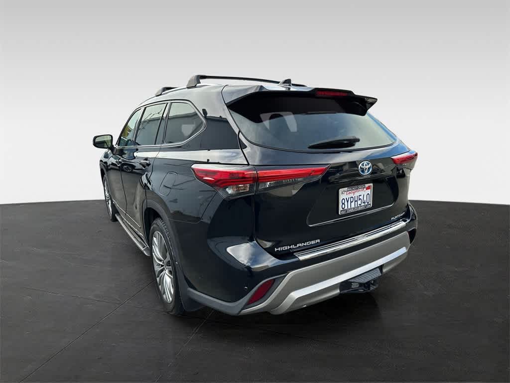 Thumbnail: 2021 Toyota Highlander - 4