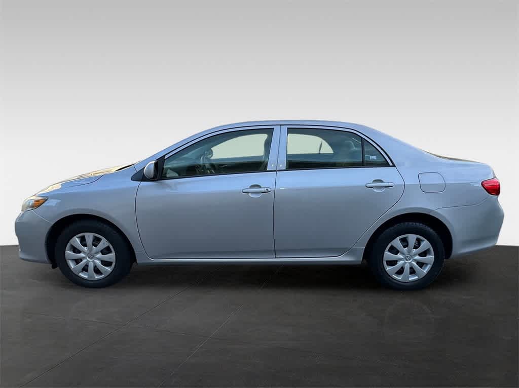 Thumbnail: 2010 Toyota Corolla - 3