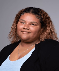 Staff member Yadira Doss from ID_563be5266074
