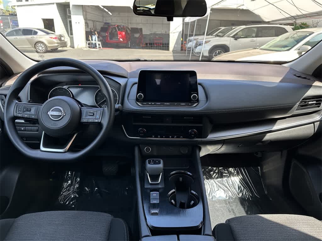 2023 Nissan Rogue SV 10