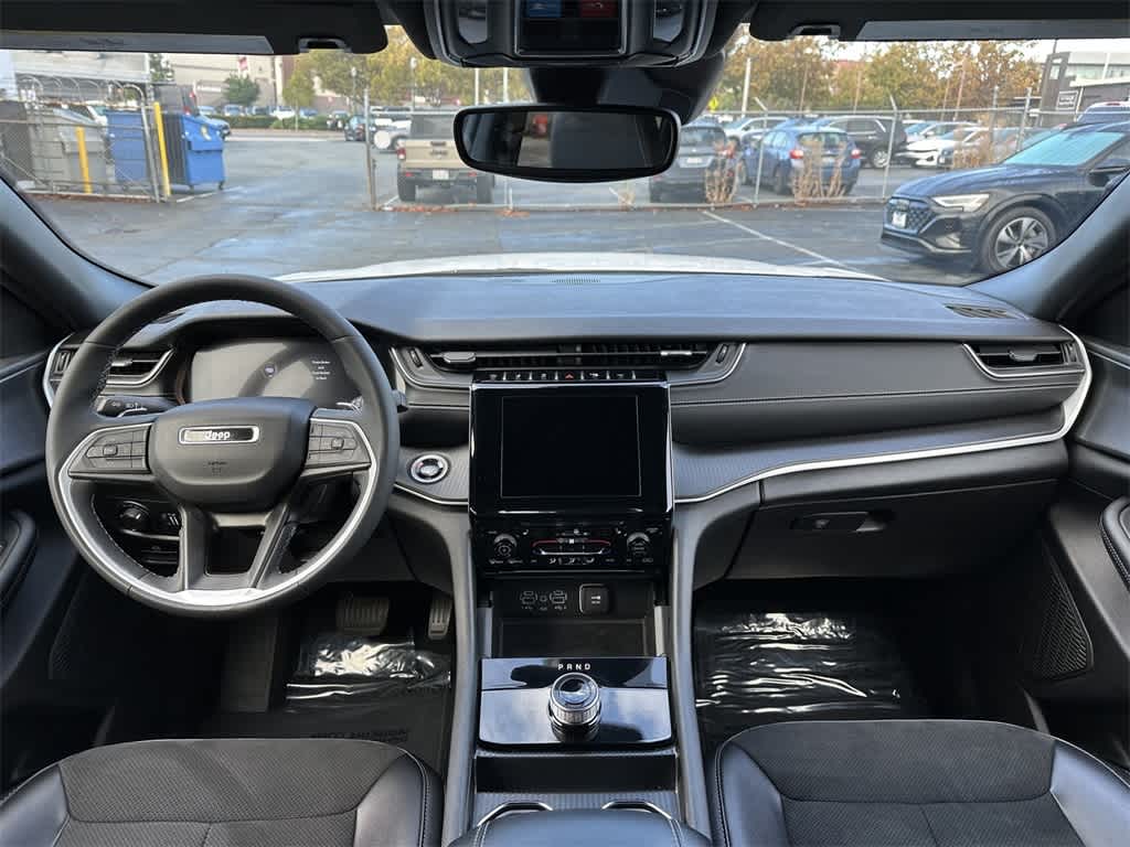 Thumbnail: 2024 Jeep Grand Cherokee L - 10