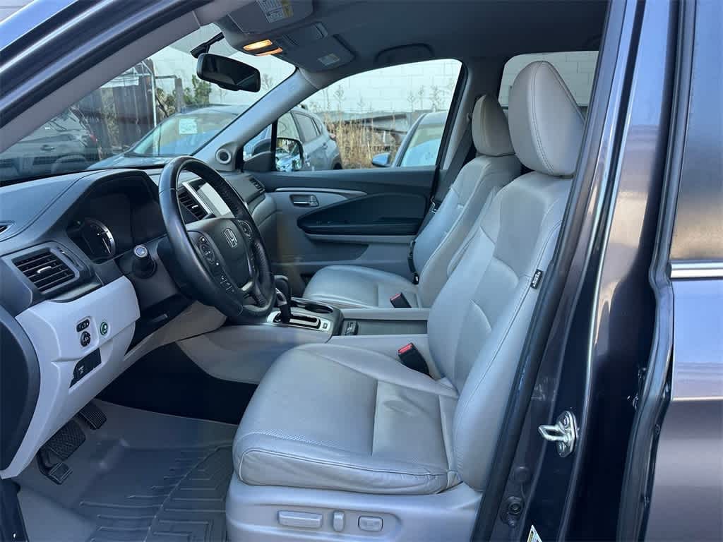 Used 2017 Honda Ridgeline RTL-T Truck