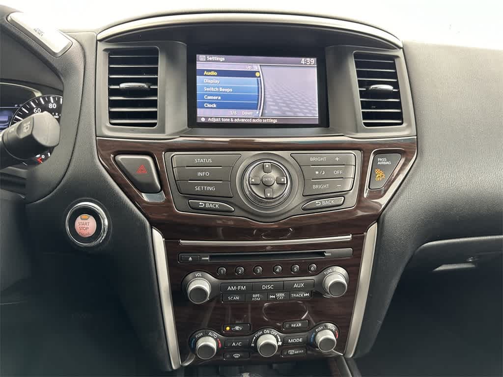 2015 Nissan Pathfinder SL 16