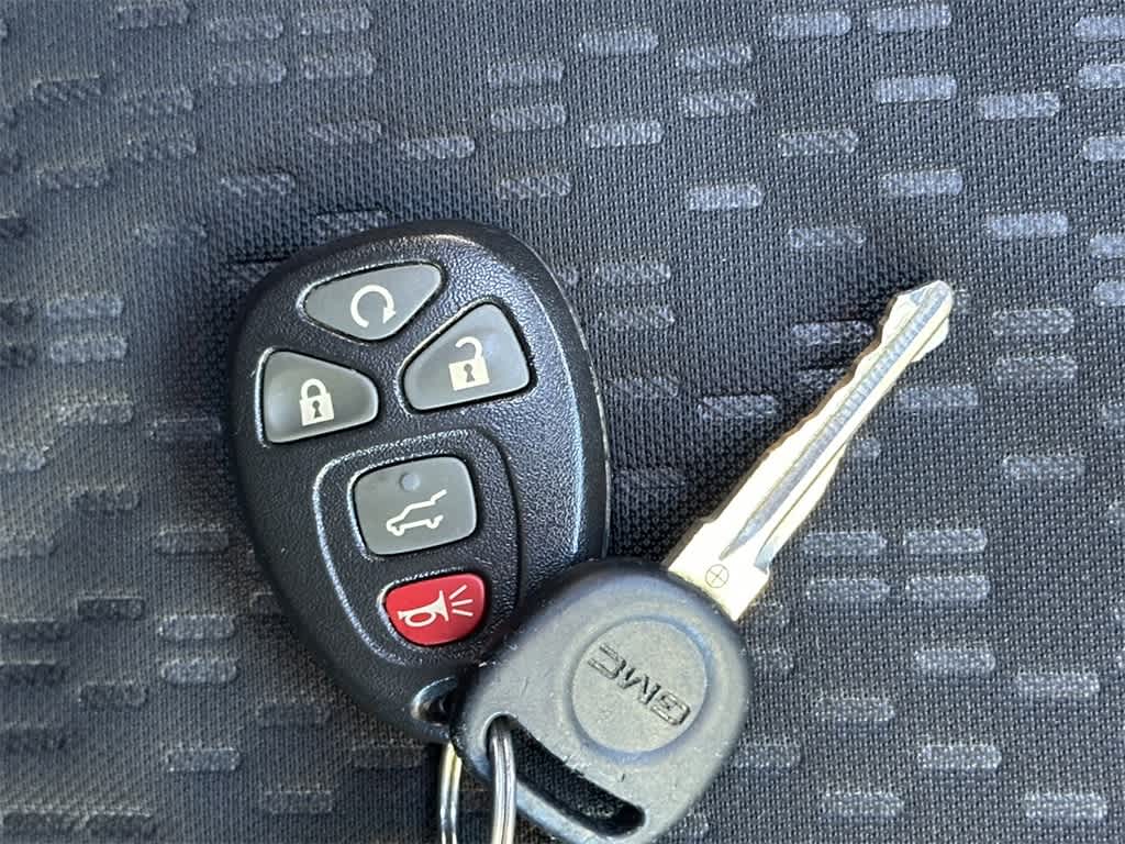 Thumbnail: 2011 GMC Acadia - 19