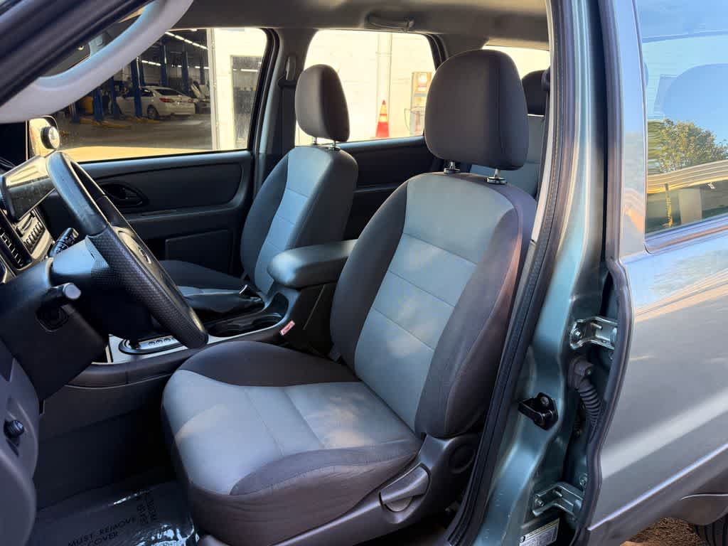 Thumbnail: 2005 Ford Escape - 8