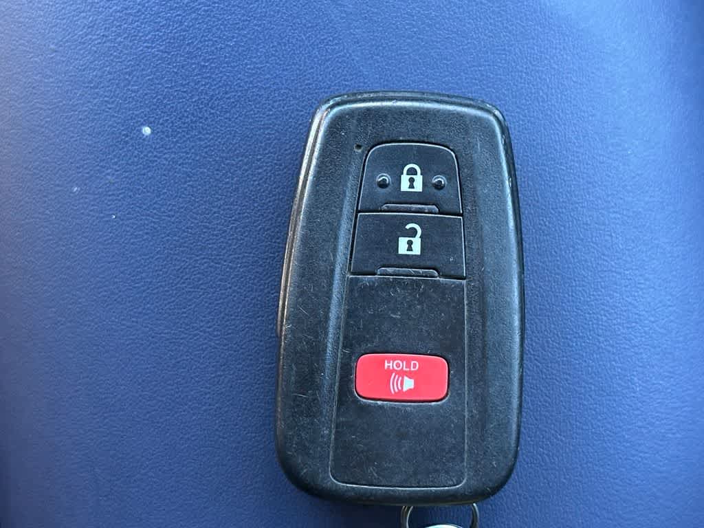 Thumbnail: 2022 Toyota C-HR - 18