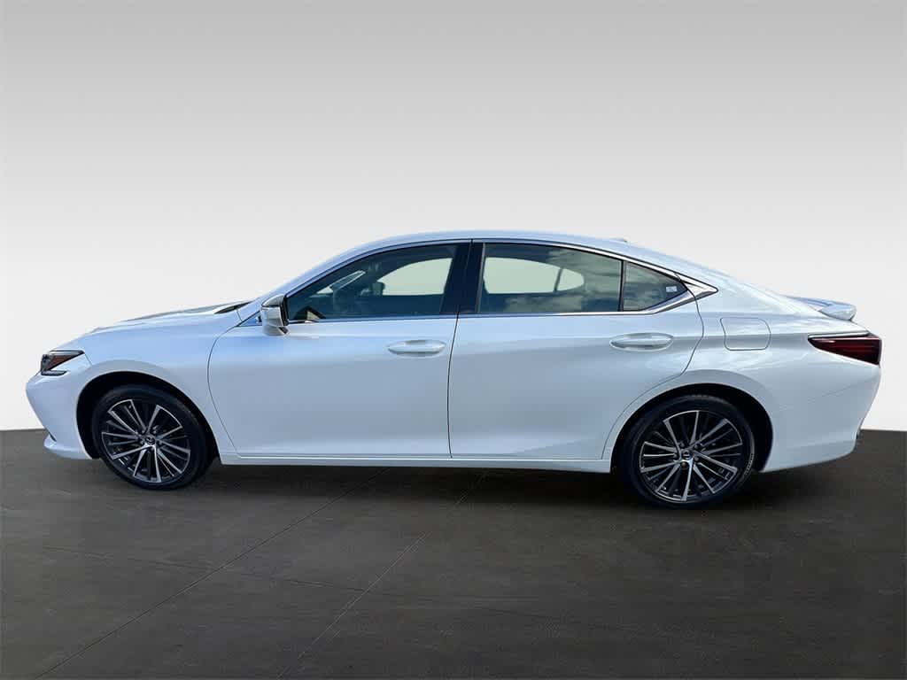 Thumbnail: 2024 Lexus ES - 3