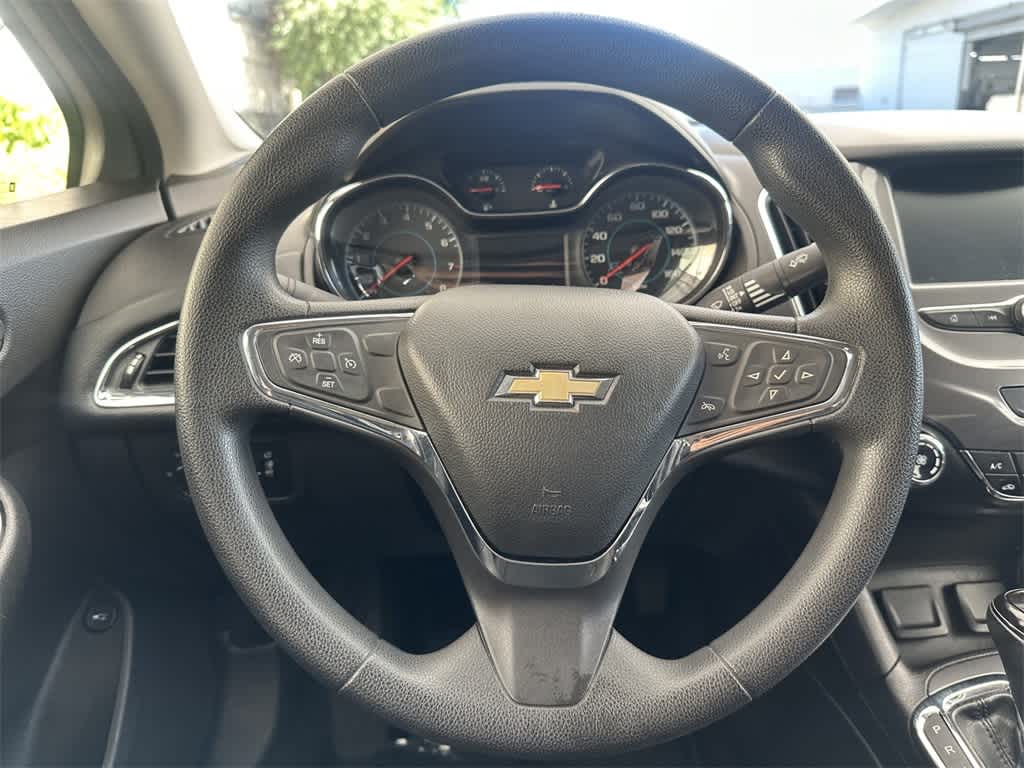 Thumbnail: 2017 Chevrolet Cruze - 15