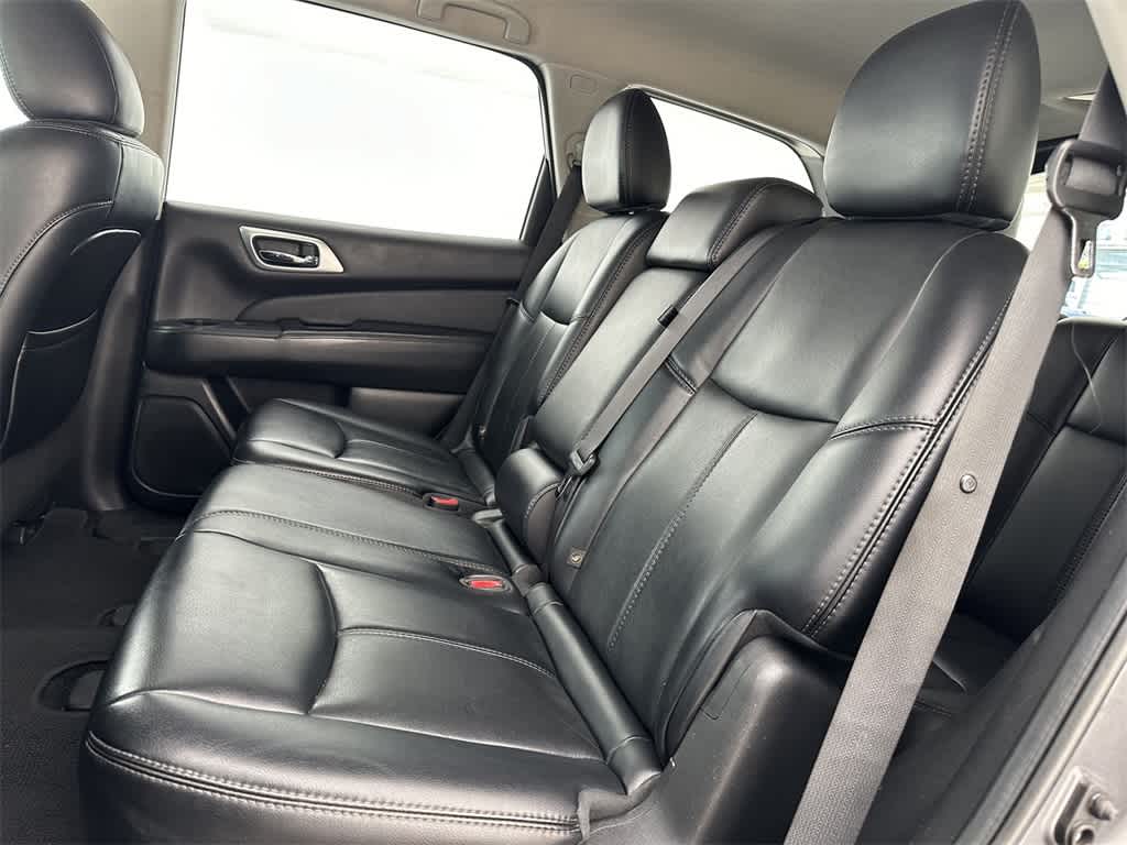 2015 Nissan Pathfinder SL 13