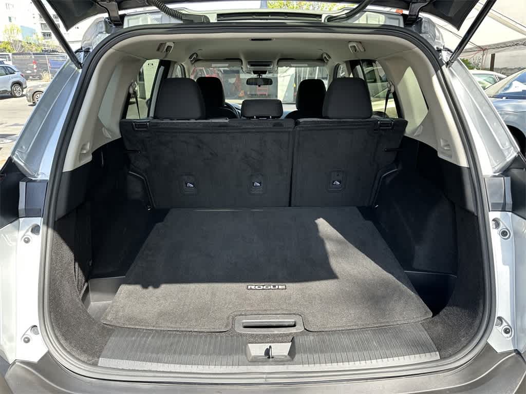 2023 Nissan Rogue SV 21