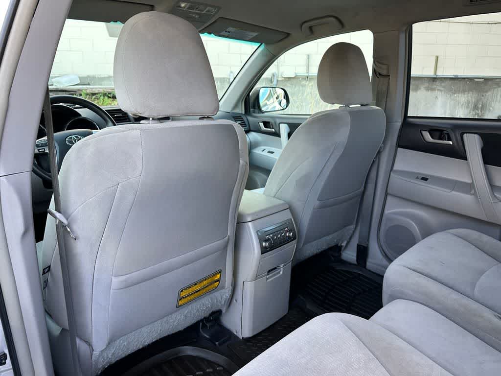 Thumbnail: 2011 Toyota Highlander - 12