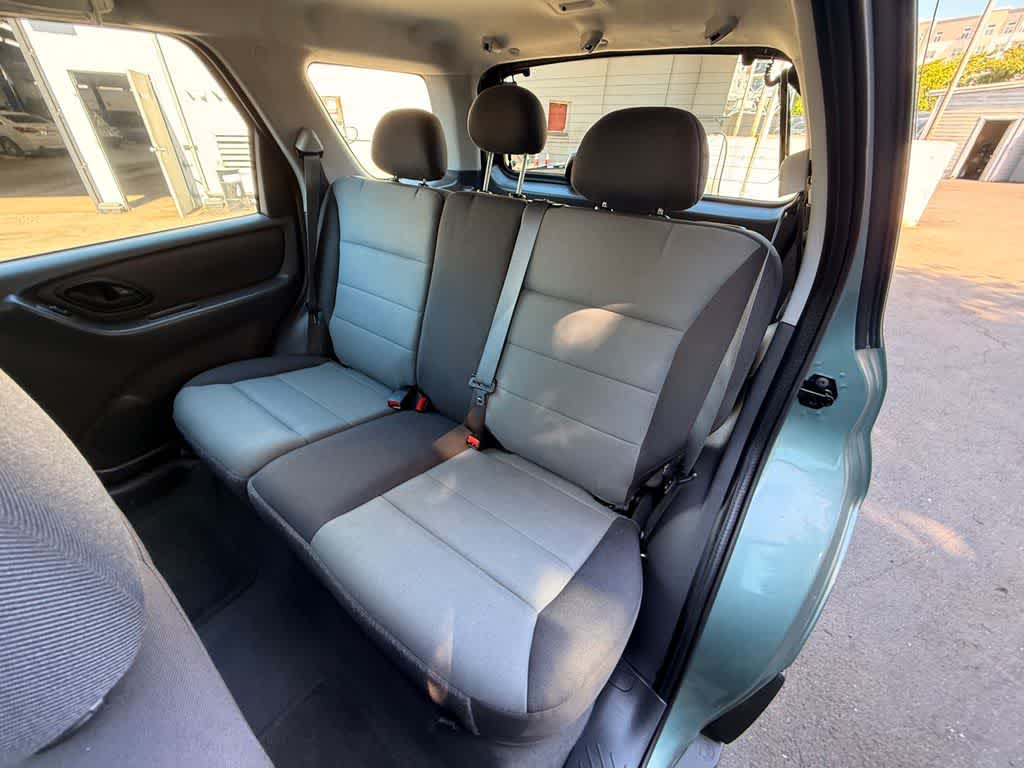 Thumbnail: 2005 Ford Escape - 10