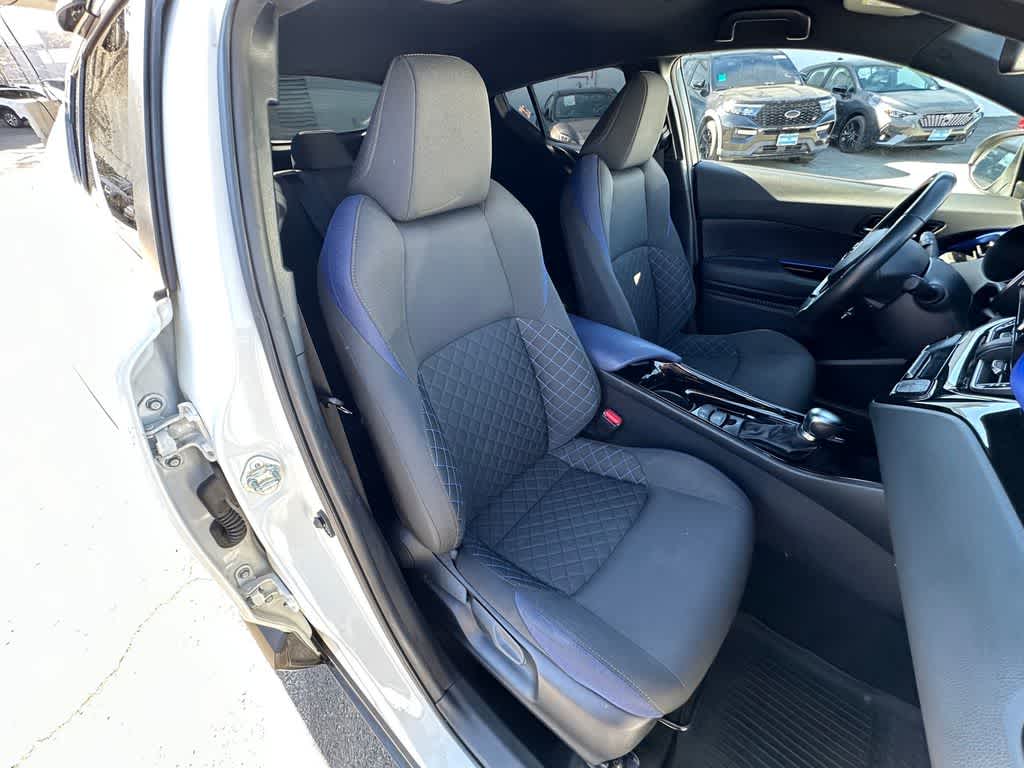 Thumbnail: 2022 Toyota C-HR - 12