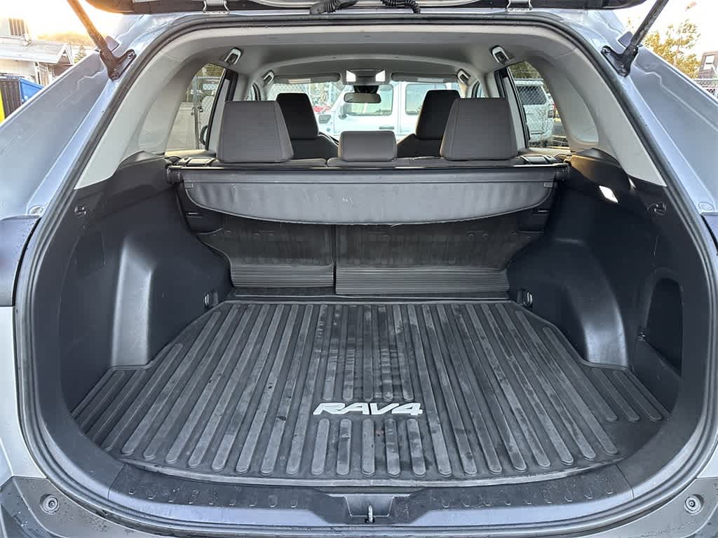 Thumbnail: 2021 Toyota RAV4 - 19