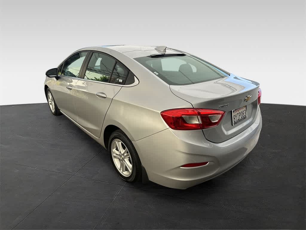 Thumbnail: 2017 Chevrolet Cruze - 4