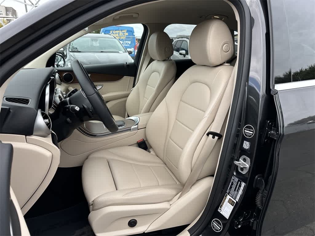 Thumbnail: 2022 Mercedes-Benz GLC - 12