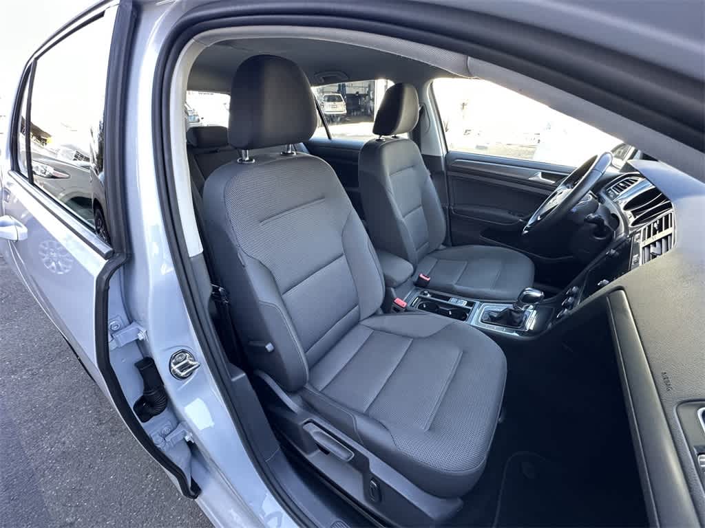 Thumbnail: 2019 Volkswagen e-Golf - 14