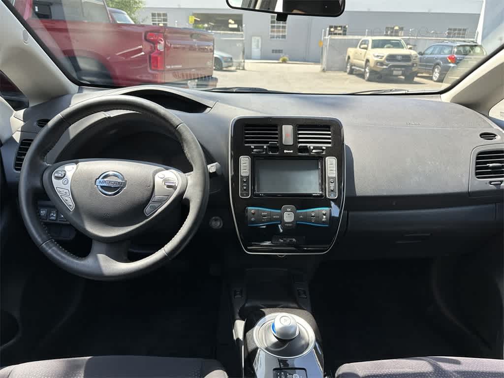 Thumbnail: 2017 Nissan Leaf - 10