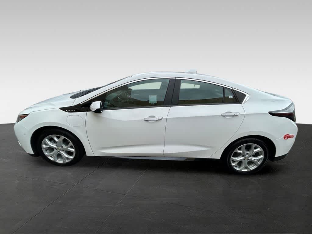 Thumbnail: 2017 Chevrolet Volt - 3