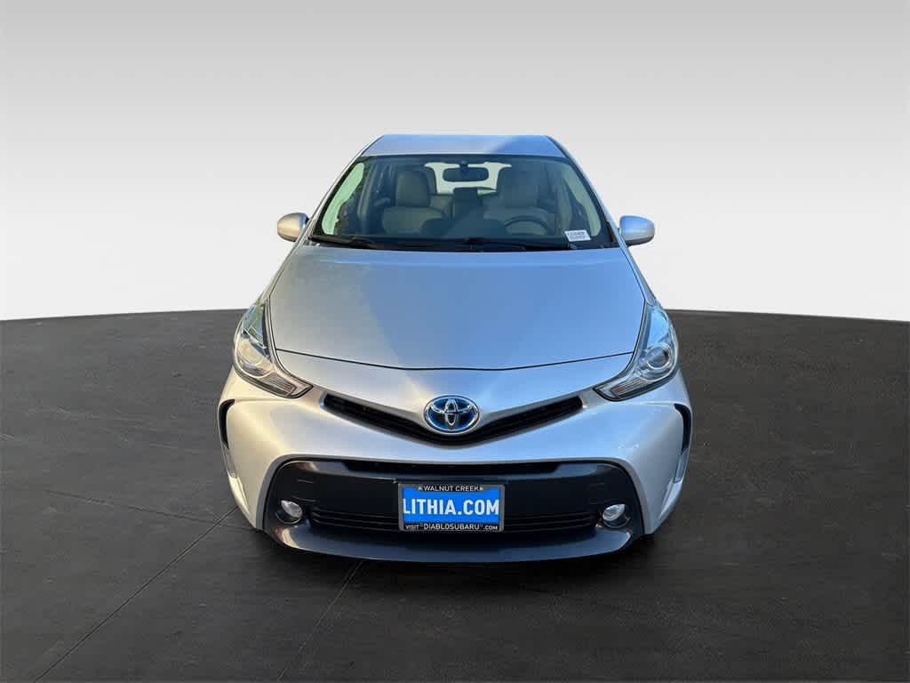 Thumbnail: 2015 Toyota Prius v - 6
