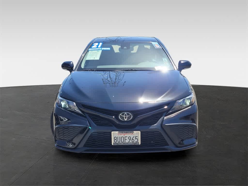 2021 Toyota Camry SE 3