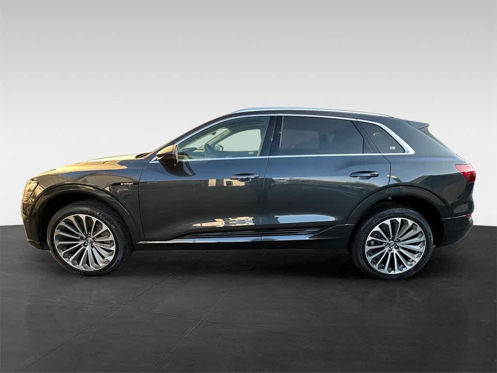 Thumbnail: 2019 Audi e-tron - 3