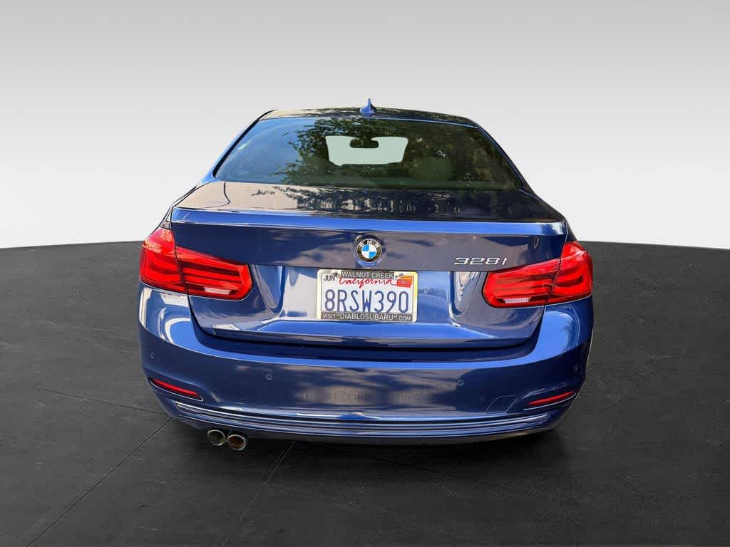 Thumbnail: 2016 BMW 3 Series - 5