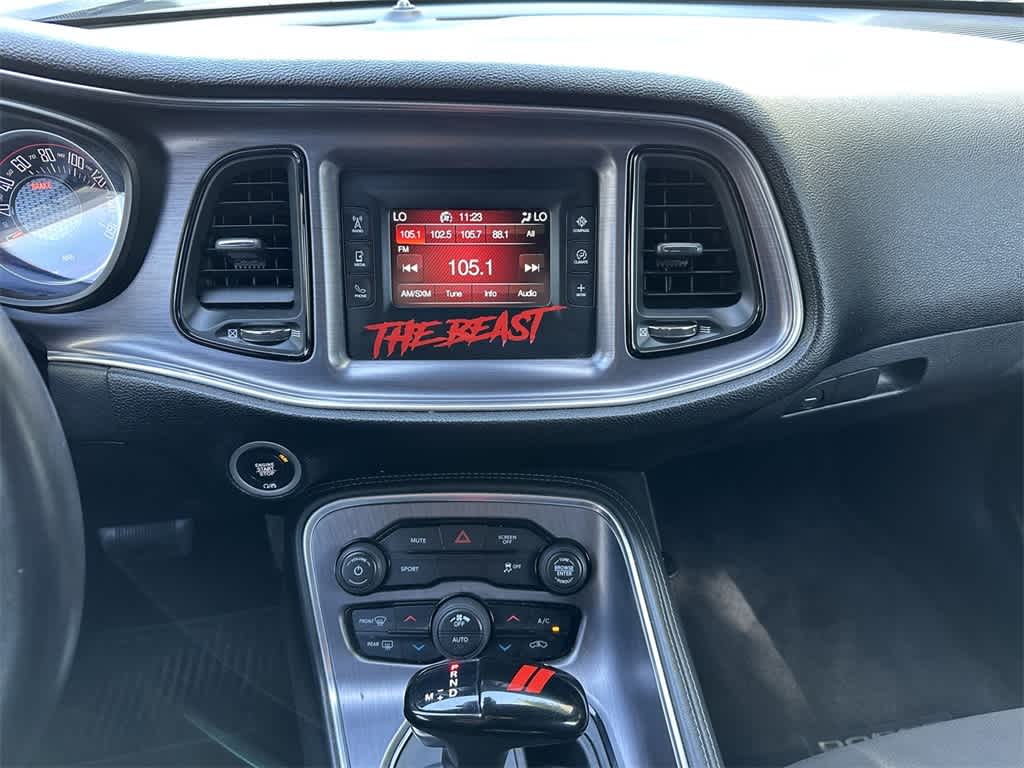 2017 Dodge Challenger SXT 16