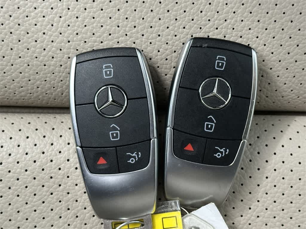 Thumbnail: 2022 Mercedes-Benz GLC - 21