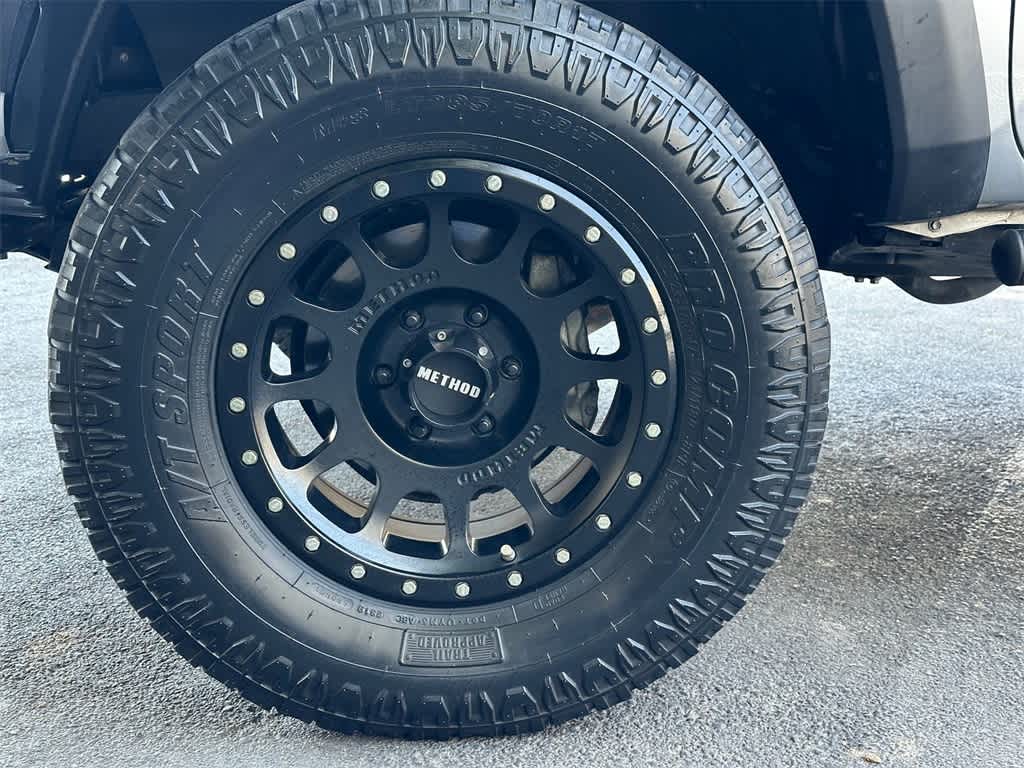 Thumbnail: 2019 Toyota Tacoma - 7