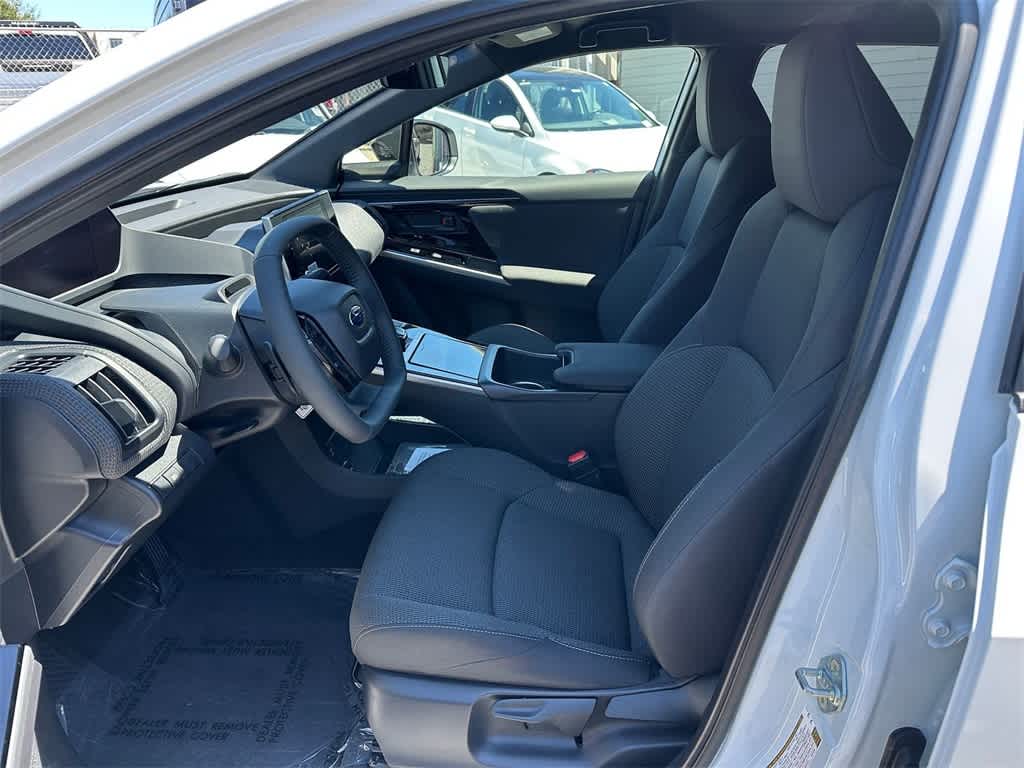 2025 Subaru Solterra Premium photo 2