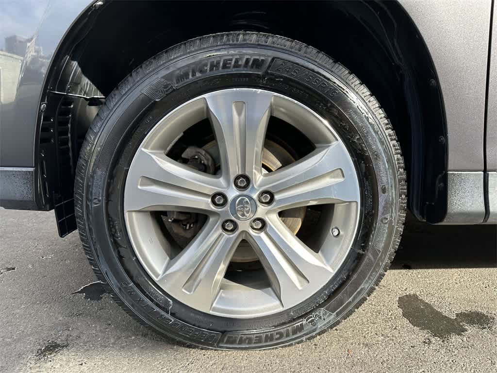 Thumbnail: 2012 Toyota Highlander - 22