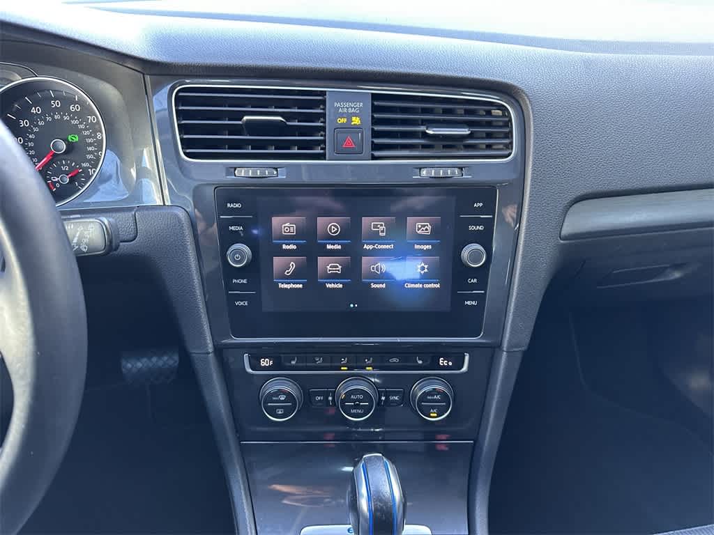 Thumbnail: 2019 Volkswagen e-Golf - 16