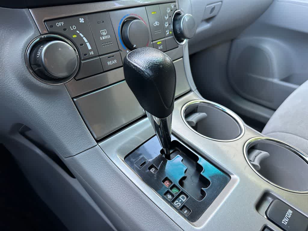 Thumbnail: 2011 Toyota Highlander - 17