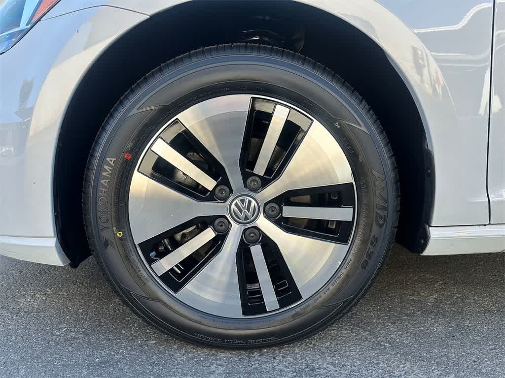 Thumbnail: 2019 Volkswagen e-Golf - 8