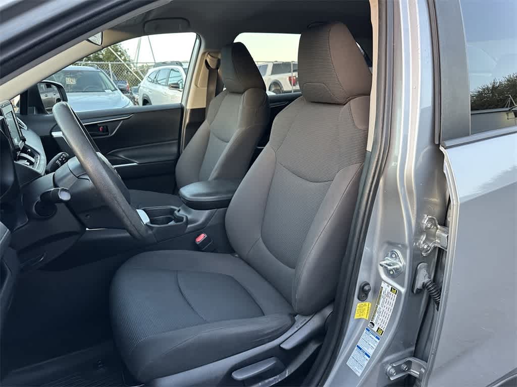 Thumbnail: 2021 Toyota RAV4 - 11