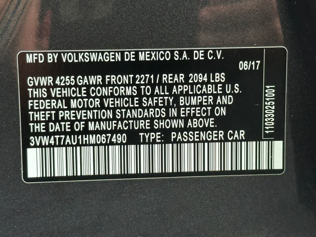 Thumbnail: 2017 Volkswagen Golf - 20