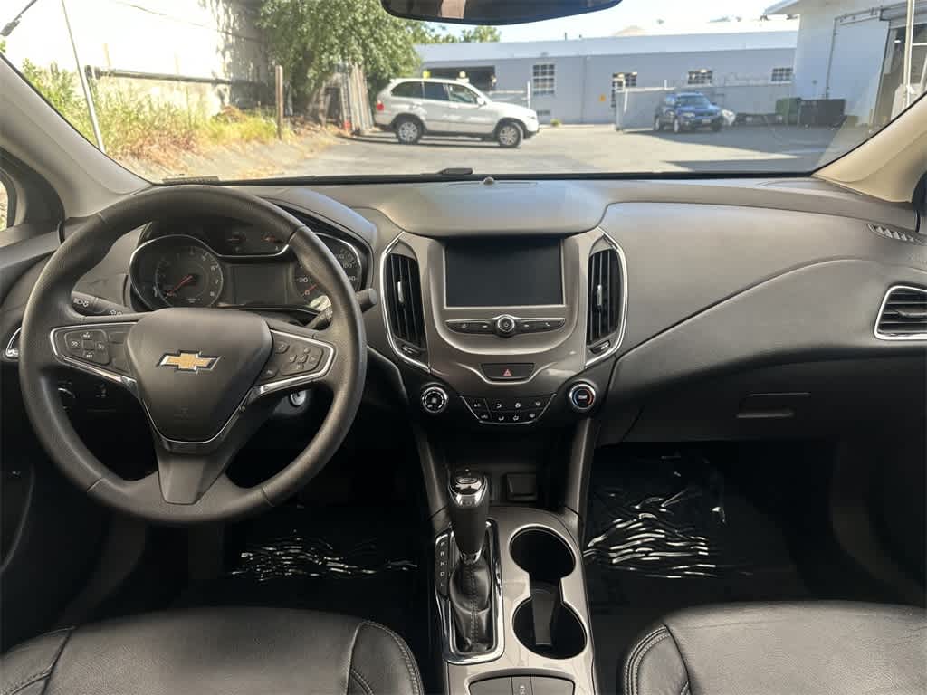 Thumbnail: 2017 Chevrolet Cruze - 10