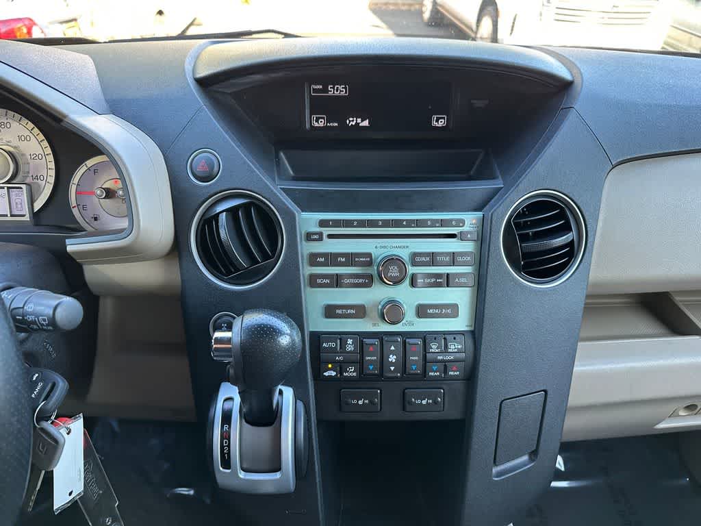 Thumbnail: 2011 Honda Pilot - 17