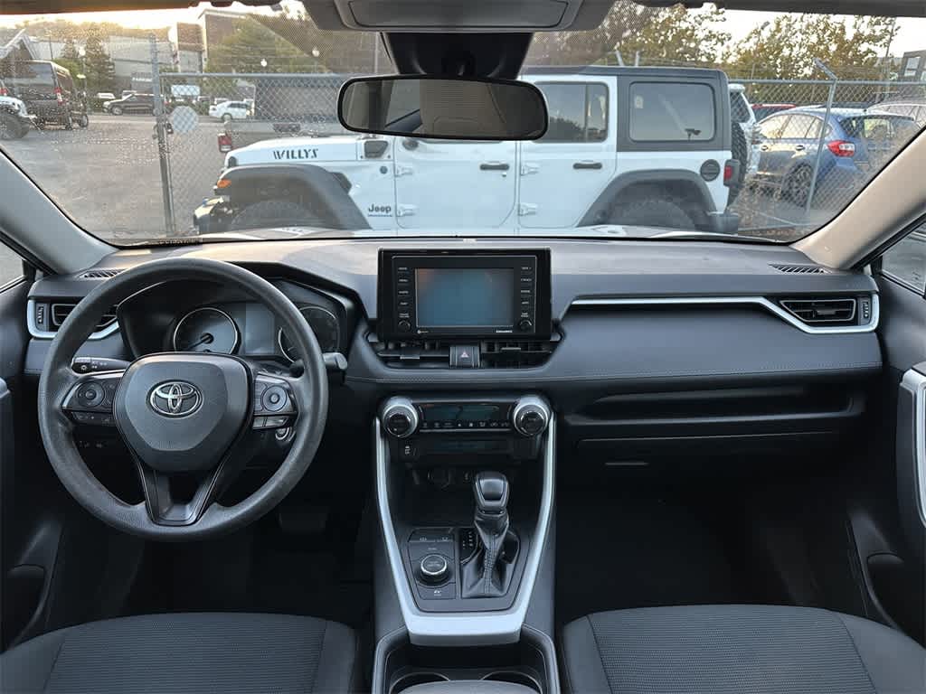 Thumbnail: 2021 Toyota RAV4 - 10