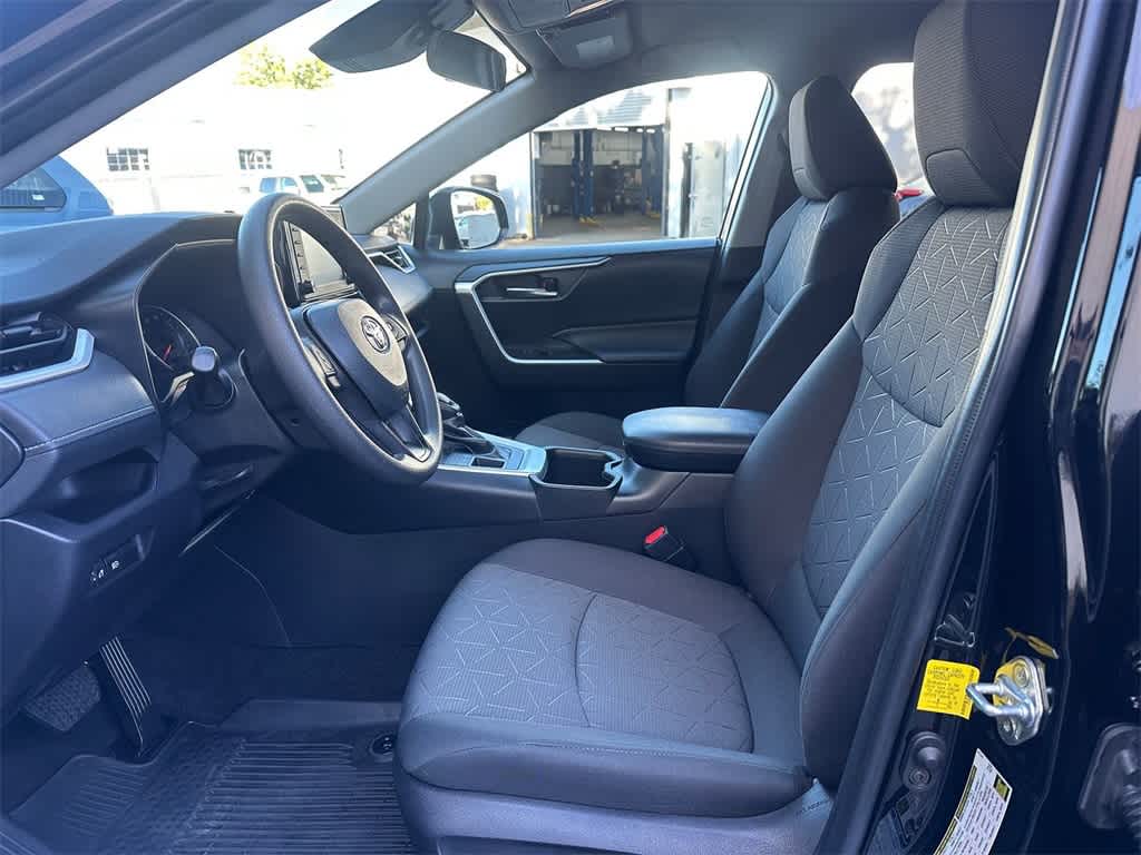 Used 2022 Toyota RAV4 XLE with VIN 2T3P1RFV3NC301949 for sale in Kansas City