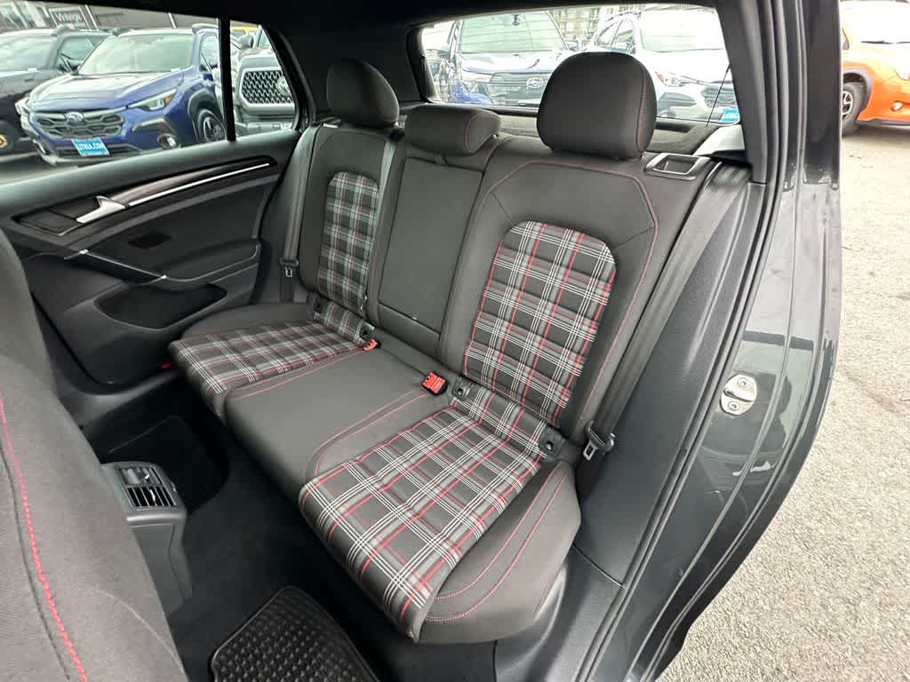 Thumbnail: 2017 Volkswagen Golf - 13