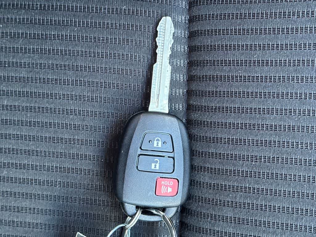 Thumbnail: 2016 Toyota RAV4 - 19