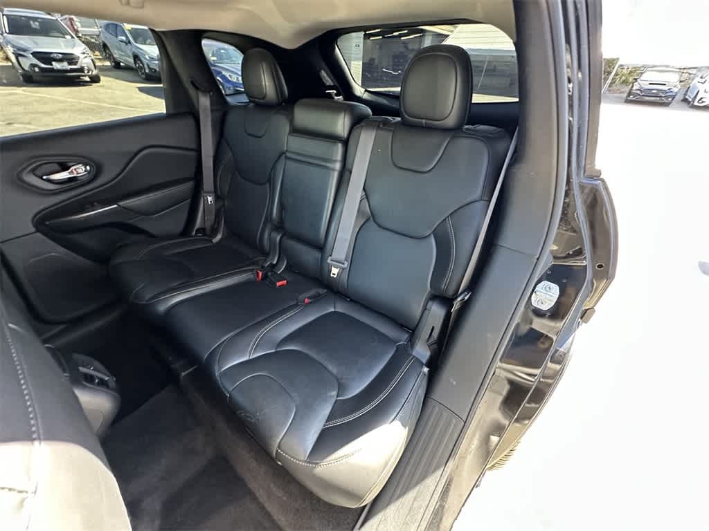 Thumbnail: 2017 Jeep Cherokee - 13