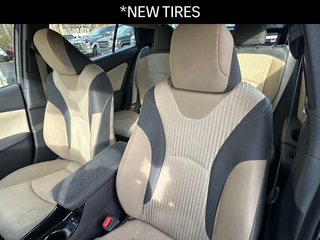 2018 Toyota Prius Two photo 2